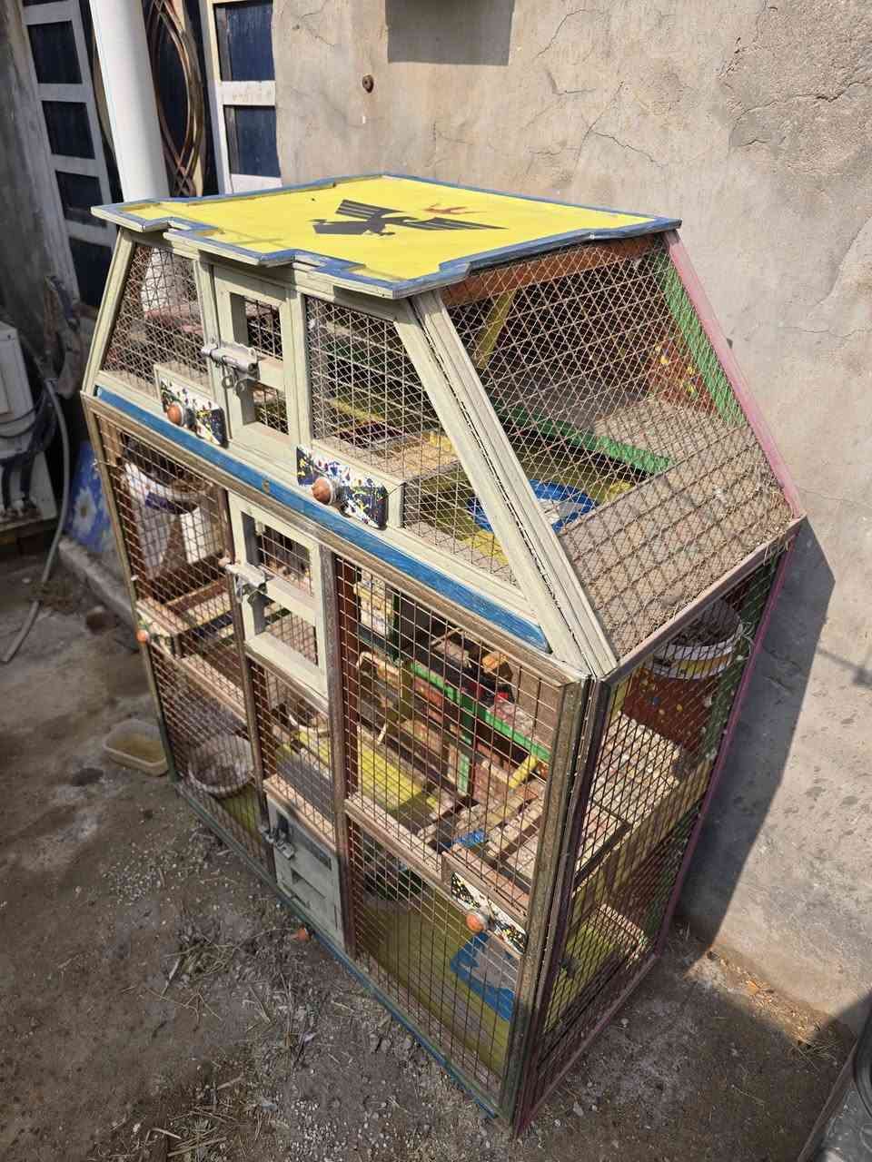 السلام عليكم قفوص بيوت ٣ البيع ١١٠ الف البصره جزيره كباسي***********
