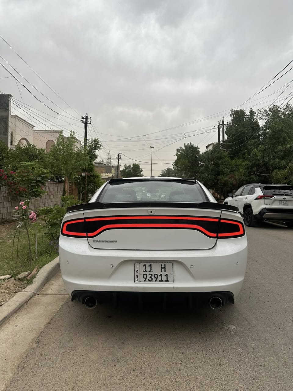 جارجر 2018 sxt وارد امريكي
الحادث موضح بالصور مع تقرير الفحص
لون ابيض رقم بغداد ماشية 189,000 كيلو

مكينة 6 سلندر 3600 مكفولة
كير مكفول وكهربائيات مكفولة

مواصفات : شاشة - كاميرا خلفية - حساسات خلفية - دخول ذكي - تشغيل عن بعد - بصمة - مقعد السائق كهرباء - ويل 20 اصلي 

السعر 185 ورقة وبيها مجال
مكاني بغداد حي الخضراء 
*********** ابو عبدالله
