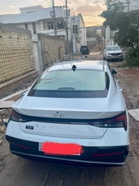 الانترا • مكينه ٢٠٠٠ • ماشيه ٢٤٠٠٠