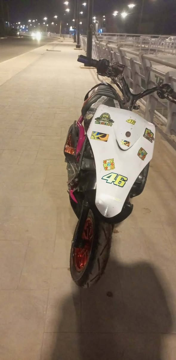 السلام عليكم شلونكم شباب دراجه ماكس عدله للبيع الدراجه 55مزود مرتب الدراجه مال لعب السعر 350وبيها مجال المكان الحله جمعية قرب النافوره رقم الهاتف ***********
