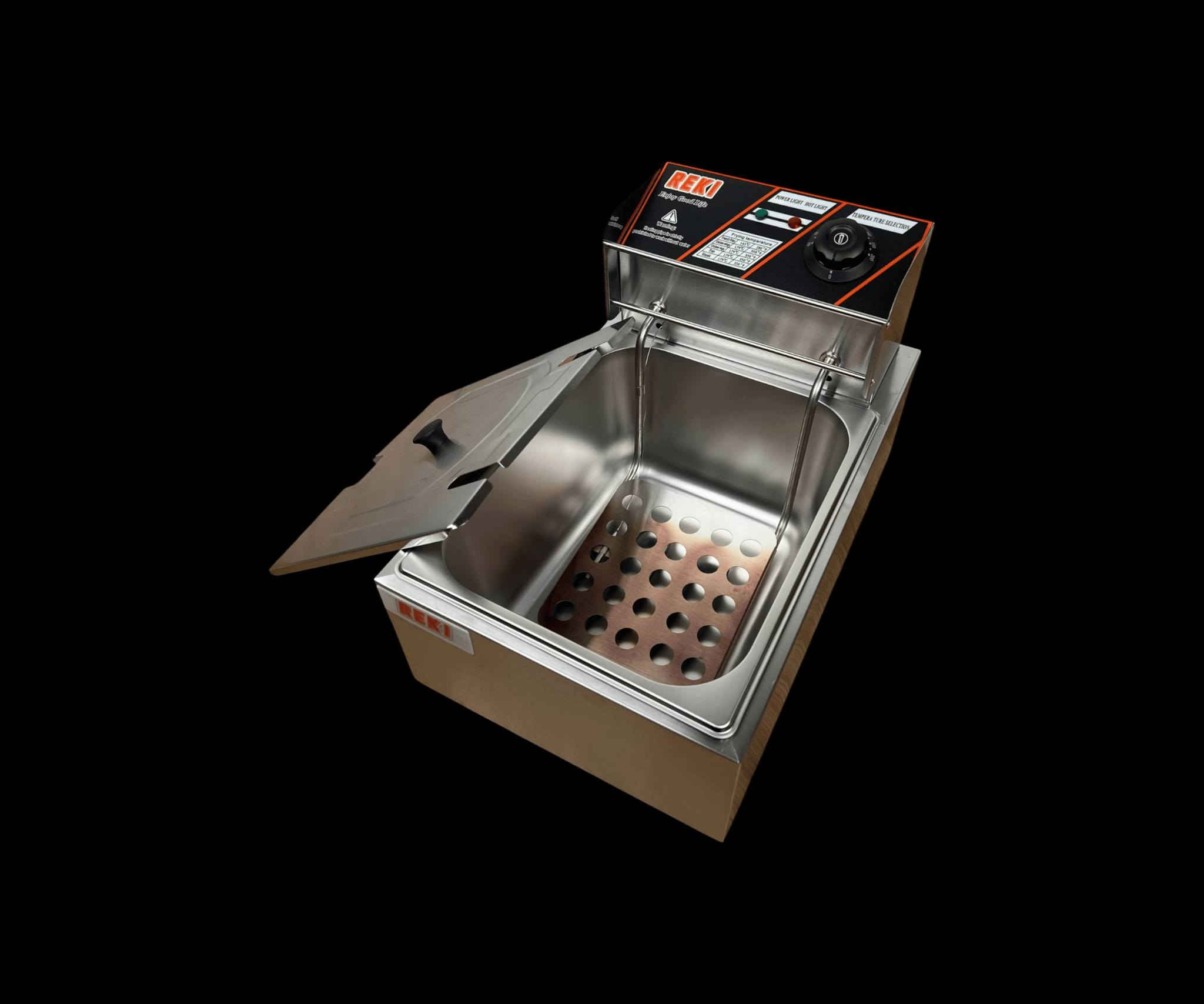 قلاية زيت كهربائية ريكي REKI – سعة 6 لتر
الاستخدامات

مثالية لقلي البطاطس، الدجاج، السمك، الكوردن بلو، والوجبات السريعة المتنوعة.

مناسبة للمطاعم الصغيرة، الأكشاك، أو الاستخدام المنزلي لعشاق الأكل المقرمش.

تساعد في تحضير كميات كبيرة من الطعام بسرعة وكفاءة.

المميزات

سعة كبيرة 6 لتر تكفي لتحضير وجبات عائلية أو تجارية بسهولة.

قدرة تسخين عالية 2500 واط تضمن تسخين الزيت بسرعة وتوزيع حراري متجانس.

تحكم دقيق في الحرارة من 60° إلى 200°C مع مؤشر ضوئي يوضح التشغيل والتسخين.

تصميم من الفولاذ المقاوم للصدأ (ستانلس ستيل) مقاوم للصدأ وسهل التنظيف.

سلة قلي مزودة بمقبض بلاستيكي عازل للحرارة لسلامة الاستخدام.

غطاء معدني مع فتحة تهوية يمنع تناثر الزيت أثناء القلي.

لوحة تحكم أمامية بإنارة مزدوجة (POWER  HOT) ومقبس اختيار درجة الحرارة.

مؤشر حرارة مخصص لعدة أنواع أطعمة (دجاج، سمك، ستيك، بطاطا).

حماية من الجفاف (Spill Limit Switch) تمنع تشغيل السخان بدون زيت.

مزودة بقاعدة معدنية داخلية مثقبة لتوزيع الحرارة بشكل أفضل وحماية عنصر التسخين.

الجهد الكهربائي: ‎220–240V‎  التردد: ‎50Hz‎.

محتويات الصندوق

القلاية الكهربائية سعة 6 لتر.

سلة قلي معدنية بمقبض مقاوم للحرارة.

غطاء ستانلس ستيل.

لوحة تشغيل حرارية مدمجة مع مصابيح مؤشر.

دليل الاستخدام باللغات المتعددة.

الملاحظات

الأبعاد الكلية للكرتون: الطول 45 سم × العرض 30 سم × الارتفاع 29 سم.

بلد المنشأ: الصين (Made in P.R.C).

يُمنع تشغيل الجهاز بدون وجود زيت داخل الحوض.

يجب تنظيف القلاية وفصلها عن الكهرباء قبل أي صيانة أو غسل.

يوصى باستخدامها على سطح مستوٍ ومستقر وبعيد عن الماء.
السعر صدمه بالسوك 50+60 بدون التوصيل 
يمنه ب45 والتوصيل مجاني 
للطلب واتساب 
***********
