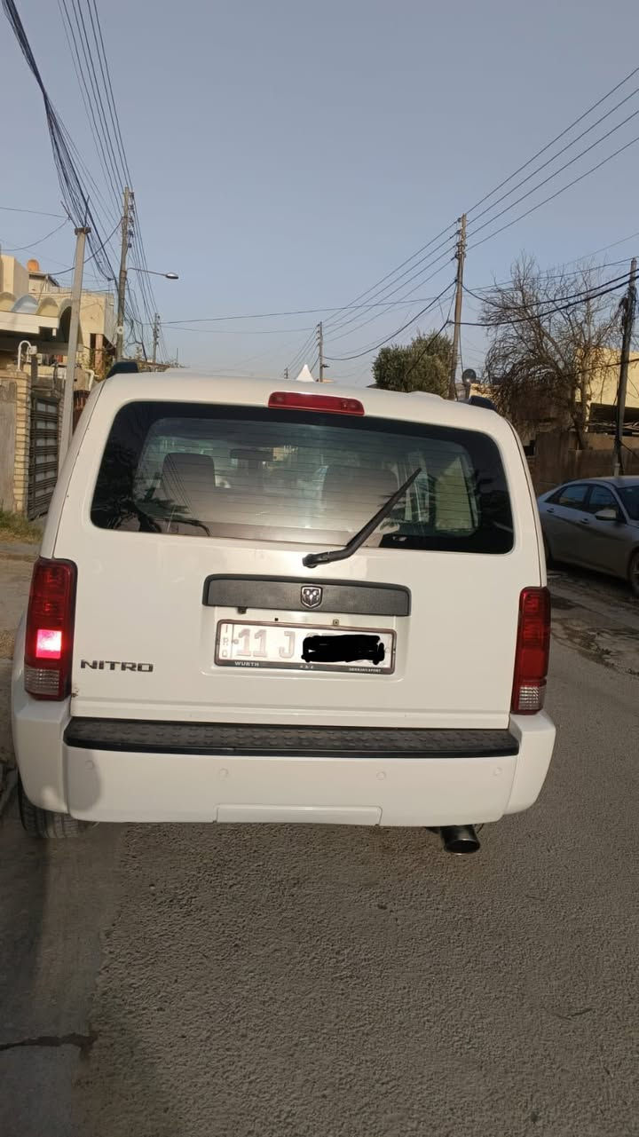 السلام عليكم دوج نترو 2008 مكفولة كفالة عامة من الصبغ والضربة والبارد سيارة جديدة كلش محرك وكير جديد ومكفولات حجم المحرك 3700 صدر خلفي امامي جديد لوك تخم تاير قبل اسبوع شادة تبريد ثلج منظومة كاملة سيارة متعوب عليها ما تصرف عليها الف دينار رقم جديد وهزة جديدة تحويل ثاني يوم السعر 95 وبيها مجال بسيط مكاني بغداد الدورة ابو الطيارة الاتصال ***********
