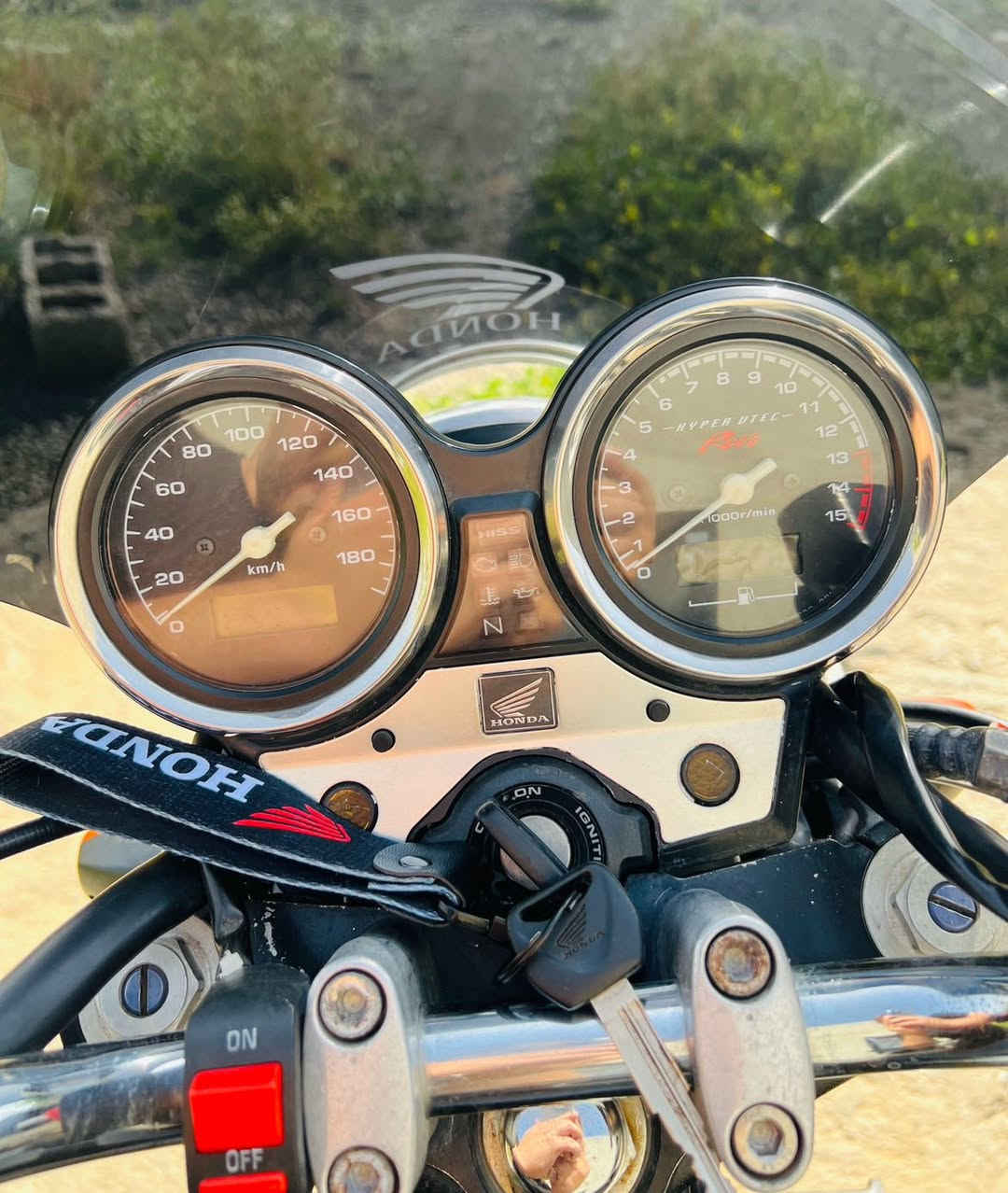 سەرەتا بە ناوی خودا بۆ فرۆشتن:-
Cb400 Super 2010

مۆدێل ٢٠١٠ی نۆزڵ و سۆپەر ٢ سویچی بیلادی لەگەڵدایە و پشت موشەکی بیلادە گێچ ئەلیکترۆنی کامل کاملی بیلادیە هیچی نەگۆڕاوە و مەکینە و گێڕ بە شەرت و کەپس هەتا لایت و گڵۆپەکانیشی بیلادیە گزۆز بیلادیە تایەی دواوە و پێشەوە لۆک بێ عەیب و عار و هەموو شتێکی لۆک و بە شەرت ٤٩٠٠٠ هەقیقی ڕۆیشتووە ماتۆڕەکە بالەیە واتا شەعنە عەزێت نەدراوە و زەختی لێ نەکراوە سایەقێکی ئەوێت و هیچی تر دینار مەسرەفی تێدا نیە موشتەری نیت سەری خۆت و منیش مەهێشێنە گەندە و گاڵ زۆرە ئەگەر پارە بە شت نادەیت لە خزمەتدام(***********)

باسم الله للبيع:

سي بي 400 سوبر 2010

طراز 2010 من الفوهة وسوبر 2 يحتوي على مفتاح بلادي، وظهر صاروخ بيلادا هو الترس الإلكتروني المثالي الذي لم يتغير شيئا، والمحرك والتروس مع الحالة والمكثفات وحتى الأضواء وأضواء عادم بيلاديا، الإطارات الخلفية والأمامية خالية من العيوب وكل شيء من نوع لوك، وبشرط أنه وصل إلى 49000 واقع، المحرك من بالي، أي أنه لم يدفع ولم يضغط عليه، يحتاج إلى سائق ولا يوجد فيه المزيد من الدينار، ليس زبونا لا تدع عقلك وأنا نفلت من العقاب، إذا لم تدفع ثمنه، فأنا في خدمتي (***********).
