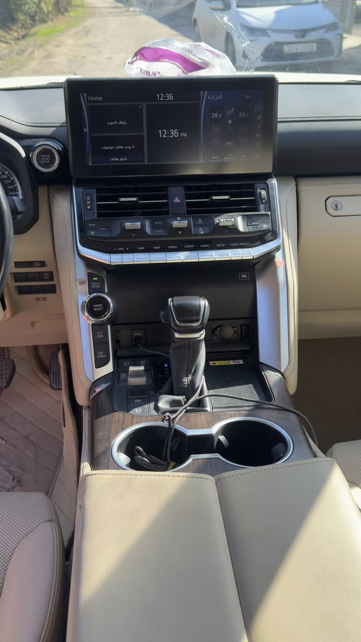 لاندكروز GXR تون تيربو                                                    موديل 2022
رقم بغداد  
ماشيه 46
السياره بحاله الوكاله  
المكان بغداد  سياره باسمي تحويل نفس اليوم 
*********** 
السعر 65 يعني 650 ست دفاتر وخمسين
