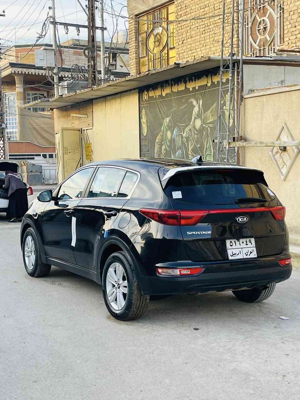 للبيع كيا سبورتج 2017 أمريكي حادث فقط جاملغ امامي ومبدل بلادي  بدون صبغ مكينة 2400 مكفوله على وضع شركه كهربائيات وميكانيك كله على وضع شركة مواصفات نص فول تحكمات جهتين وشاشة وحساسات امامي وخلفي فور ويل ونضام صعود ونزول ودرايف مود وبعد بيه مواصفات تخم تاير جديد قبل شهر شاده السيارة جاهزه للاخير برغي ماعوزه ماشية 95 الف جديدة بمعنى الكلمه السعر 143 وبيه مجال بسيط العنوان بغداد الرصافة *********** بي واتساب
