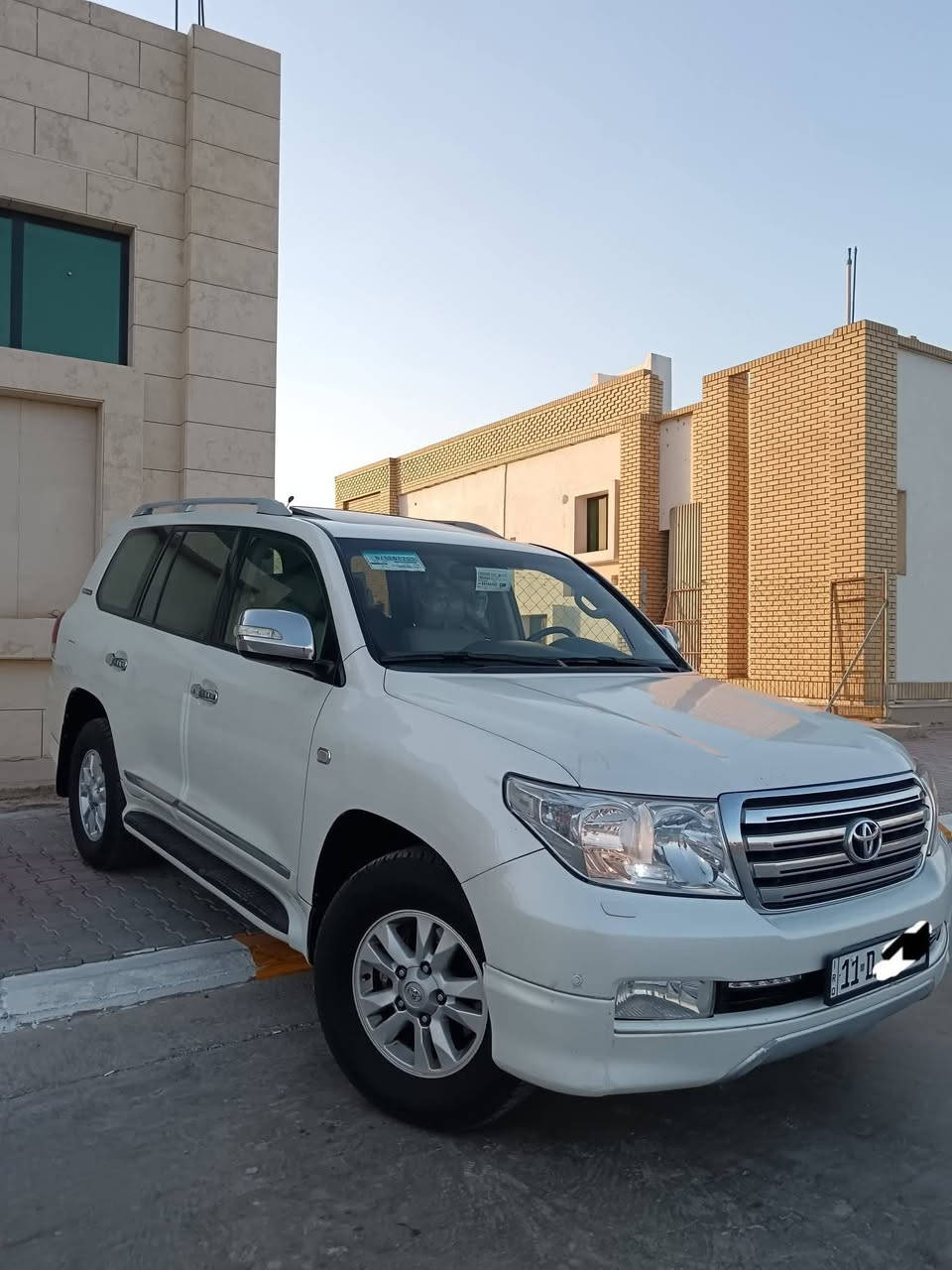 لاندكروز مديل 2011  مواصفات الستينيه معروفه 
رقم بغداد بأسمي 
ماشيه 166km
فقط تبديل بنيد بدون حادث 
الباقي كفاله مكانه واسط مركز مدينه 
السعر 305 
اتصال 
***********
