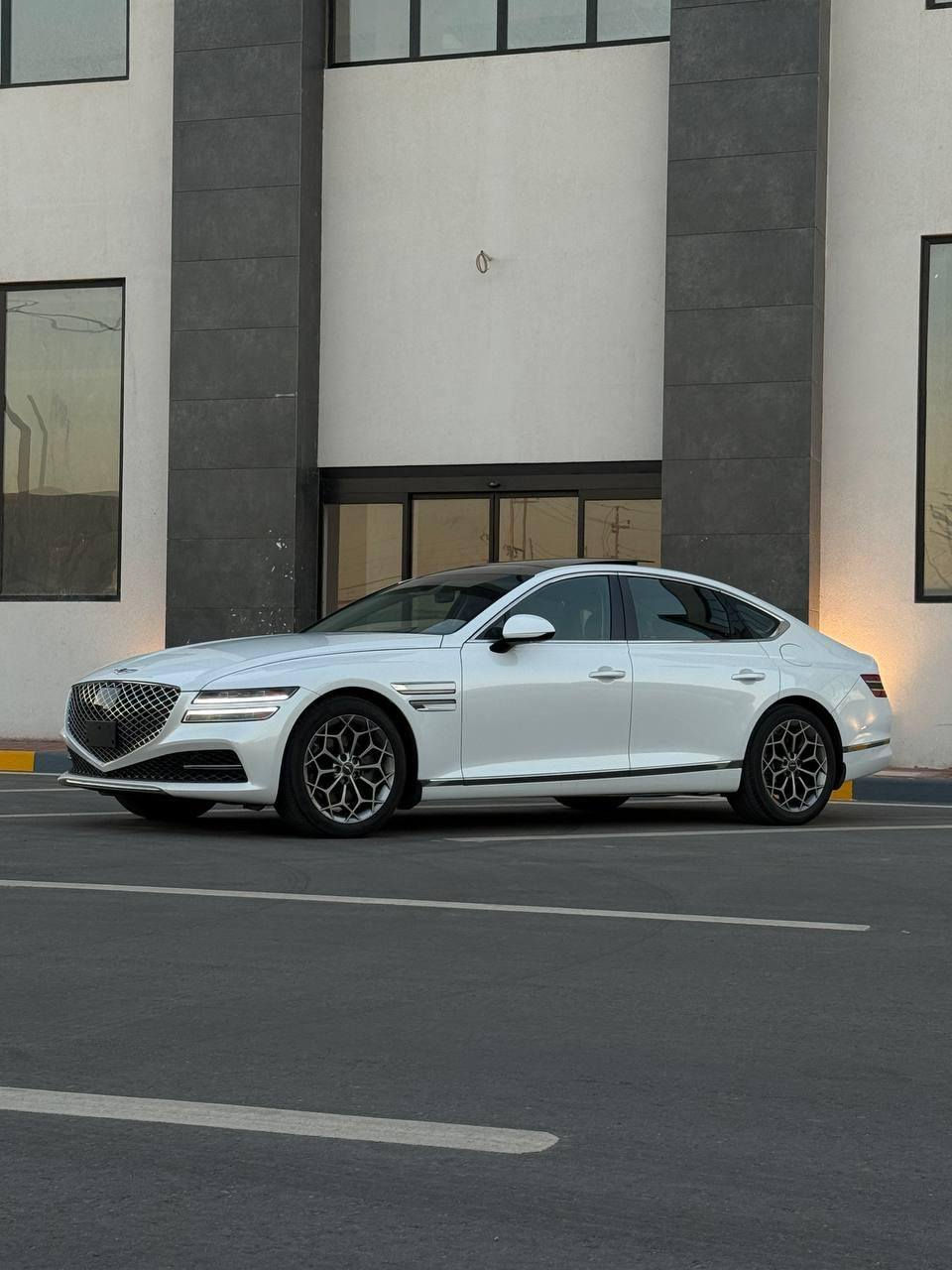 جينسيز g80 فئه رويال نص فول وارد أمريكي الضرر بابين جهه عكس السايق ويوجد ضرر داخلي بسيط تصليح درجه اولى بدون لوحات داخله بااسم شركه السياره بنو راما داخل جلد كحلي كشنات تدفئة تبريد ماشيه ١٩ الف ميل على مشي امريكا جديده حيل للبيع او مراوس حسب القناعة للاستفسار ***********عنواني بصره شارع الوطن
السعر المطلوب ٢٩٥ ورقه
