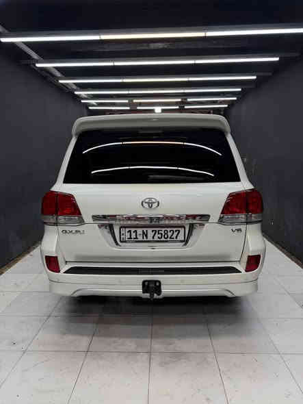 لاندكروز 2011 ستينية
كفالة عامة من صبغ وحادث وتبديل  
ماشية 114 الف   
شرط ترايك زيرو حدادية 100/100. تخم تاير ياباني.  

السعر 360 $ وبيها مجال قليل جدا
واكو كلشي بالسوك بس النظيف والجاهز يختلف
مكان السيارة ميسان مركز المدينة
رقم بغداد بأسمي
الا تصال ***********
