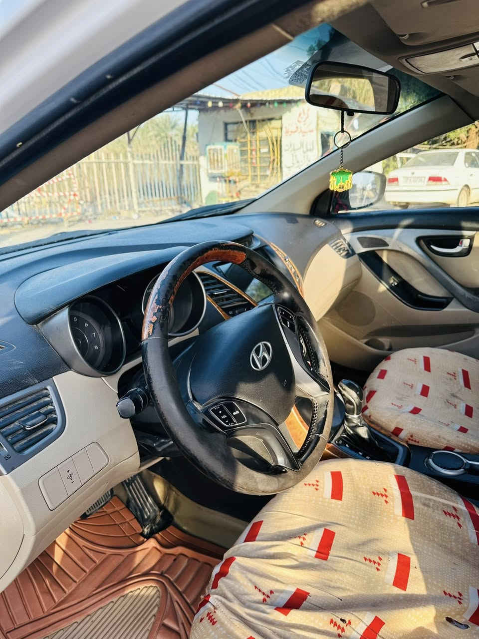 سلام عليكم الانترى 
2016 خليجي فول عده البصمه مكينه وكير نضيفات وحداديه مراوس ب اوبتيما خصوصي مو تكسي مكاني ديوانيه دغاره *********** .
