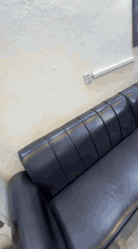 السلام عليكم
محل حلاقة جاهز كامل للبيع الأغراض واضحة في التصوير ونظيفة كامله السعر 4 ملايين وبي مجال.. بغداد السيدية حي الإعلام.
***********
