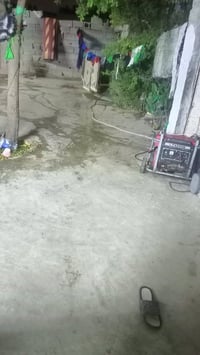 بيت حواسم للبيع مساحه ٣٠٠ وهيكل ما كامل ويا البيت بلحسينيه بشارع ابو ع...