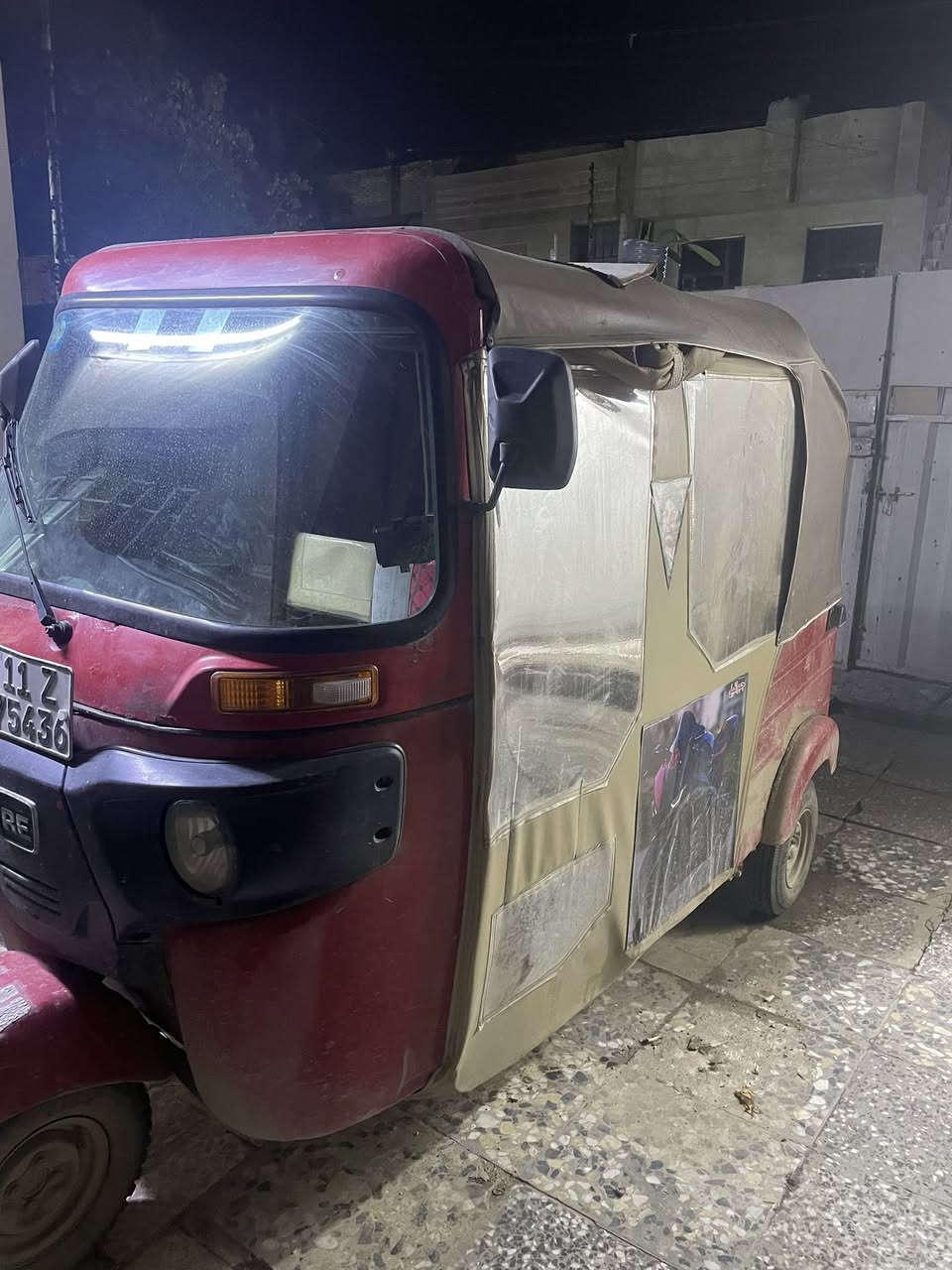 سلام عليكم مرخصت الدمن المحترم تكتك موديل 18 سنويه جديده هزه جديده رقم نكليزي السعر 5500 وبيهة مجال المكان بغداد حي النصر *********** بي وتساب لمو شراي لا يخابر
