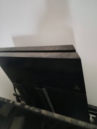 للبيع بلي فور فات مهكر وثنين جويستك بي خمس العاب رقمي07812237308