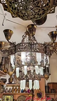 نجفة نحاس • ٣ أدوار • زجاج نفخ مصنفر