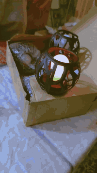 السلام عليكم شغلات رمضانيه معه شمعات7 قطع.. نفاض ضوئي12 قطعه.. قلوب تعليك 6 قطع.. شغلات مناسبه معه خدمت توصيل 
رقم الهاتف. ***********
رقم الهاتف. ***********
