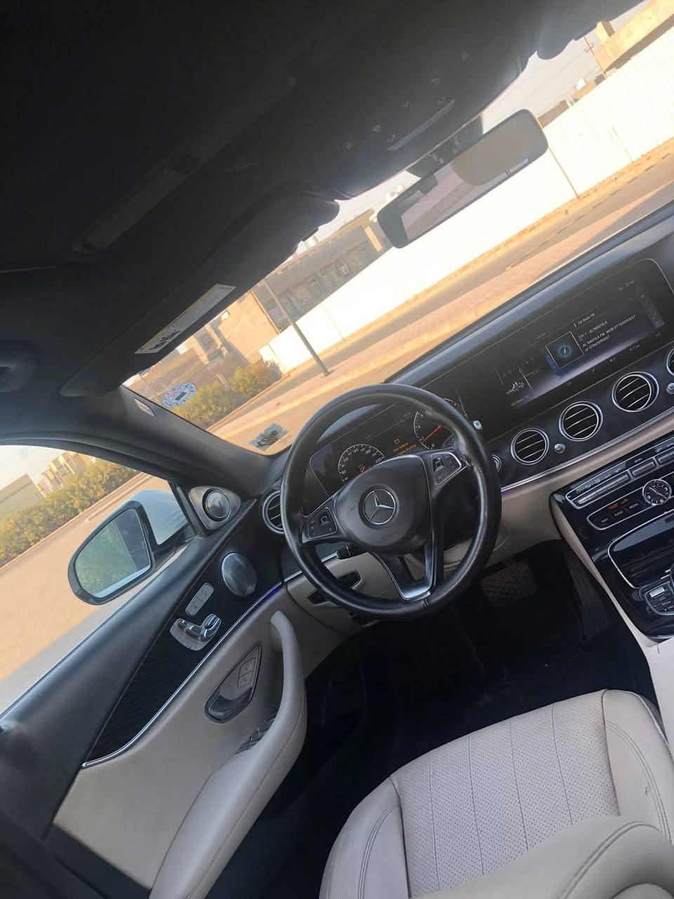 سلام عليكم  مرسيدس E300 وارد امريكي  مديل2017 سيارة فول مواصفات صدر جديد نوزل تخم جديد السيارة جاهزة من كلشي مسج صفر السيارة بدون صبخ فقط بنيد مبدل نفس الوان حساس امامي وخلفي خزن ميموري تتفها كشنات  مكاني بغداد حي الجامعة السعر 26  
***********
