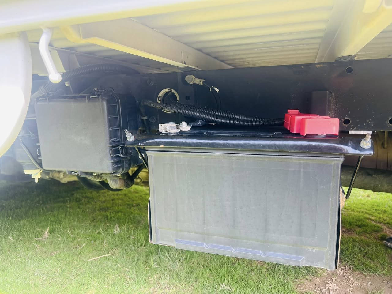 السلام عليكم سياره كيا حمل لبيع موديل 2021 مكفوله كفاله عامه ماشيه 100رقم واسط شرط تحويل ثاني يوم السعر 137 وبيه مجال ***********
