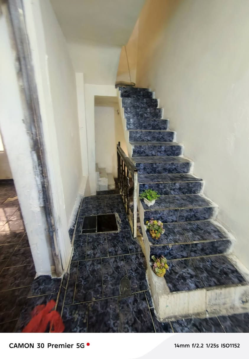 يالله يوجد بيت مساحه 130 اللايجار طابقين يتكون ثلاثه غرف نوم وصاله ومطبخ واستقبال وخدمات فوك وجوه وحديقه وكراج ايجاره 650 موقع الدوره شارع ستين خلف مطعم الريان الاستفسار ***********
