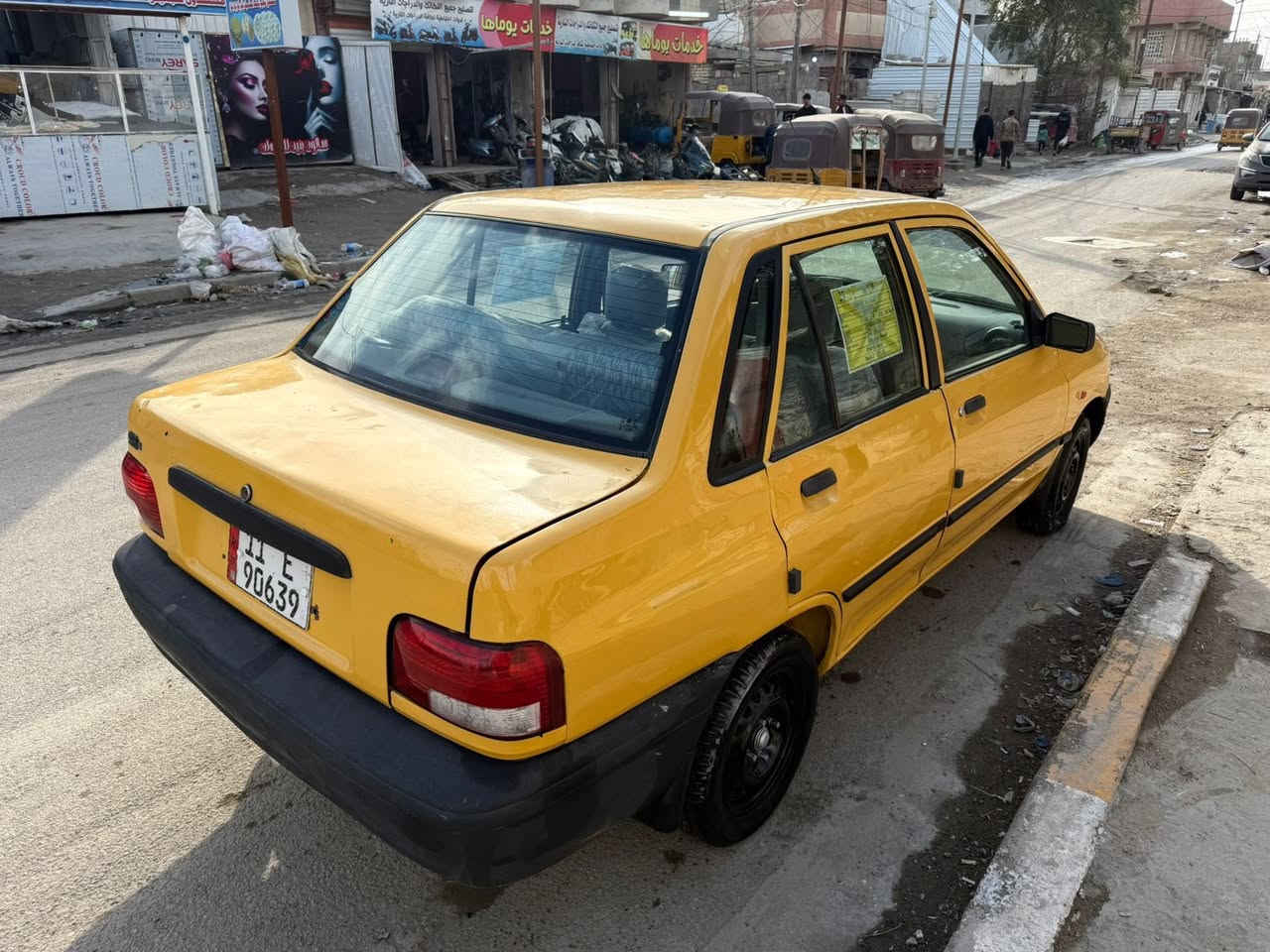 سلام عليكم سايبه موديل 2013 مكينة وكير و حداديه و شواصي مكفولات بيها صبغ لمشر عليه والباقي مكفول السعر 32 وبيها مجال هاتف *********** مكان نهايت حي اور
