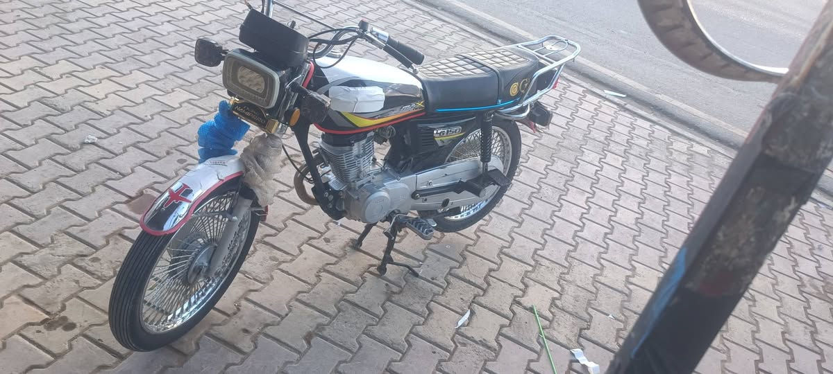 نامي برو موديل 21 شرط المكينه كبس ما مفتوحه الدراجه كلها بلاديه كهربائيات كلها شقاله. سعر 425وبيها مجال مكاني سعديه ***********
