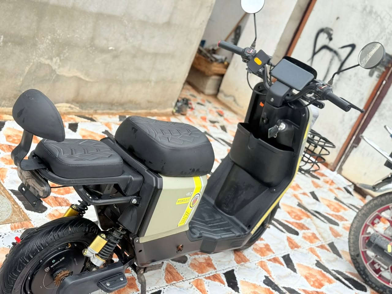 سلام عليكم مأطور R7لبيع السعر 500او بيه مجال دراجه حلوه اوكامله مكمله خمس بطاريات إلاستفسار هاذه رقمي ***********مكاني ديالى المقداديه
