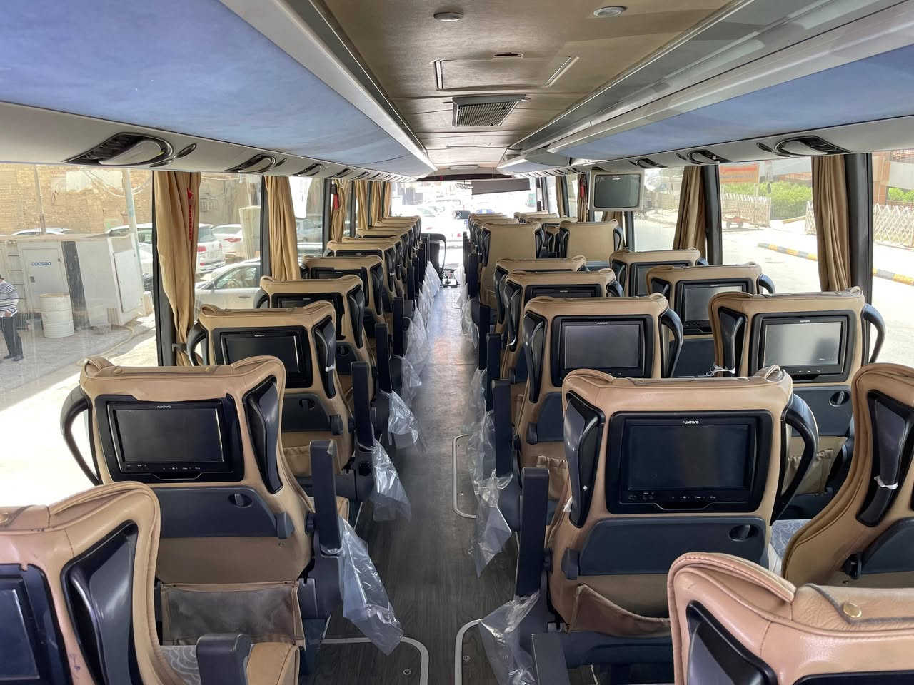 سلام عليكم باص ام السيوف كير جوك رقم انكليزي مداور ثاني يوم حجم ١٦بيع فقط بدون مراوس vlp الاتصل ع الرقم  ***********
