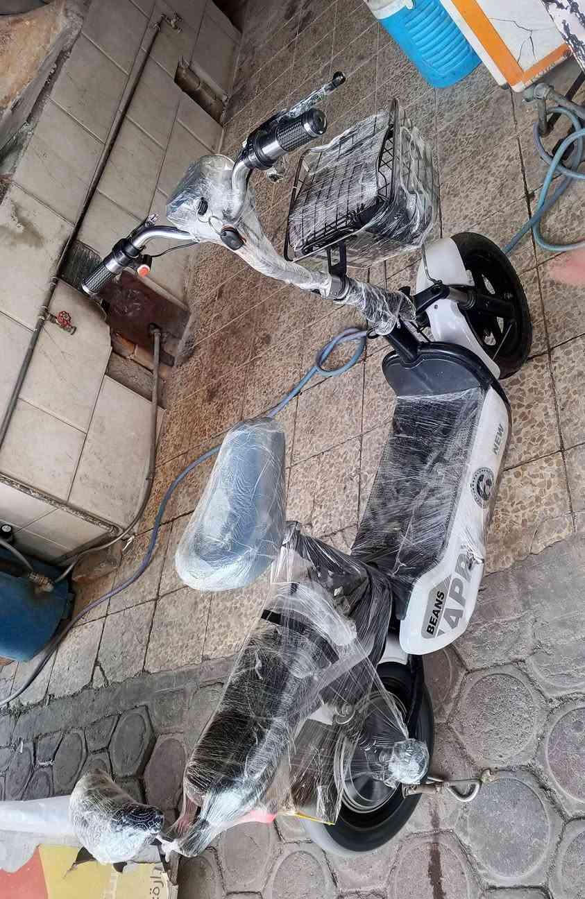 السلام عليكم
دراجة شحن للبيع اي عيب مابي حجم 14.  بطاريات فول 
كركوك حي الحجاج 
الرقم***********
