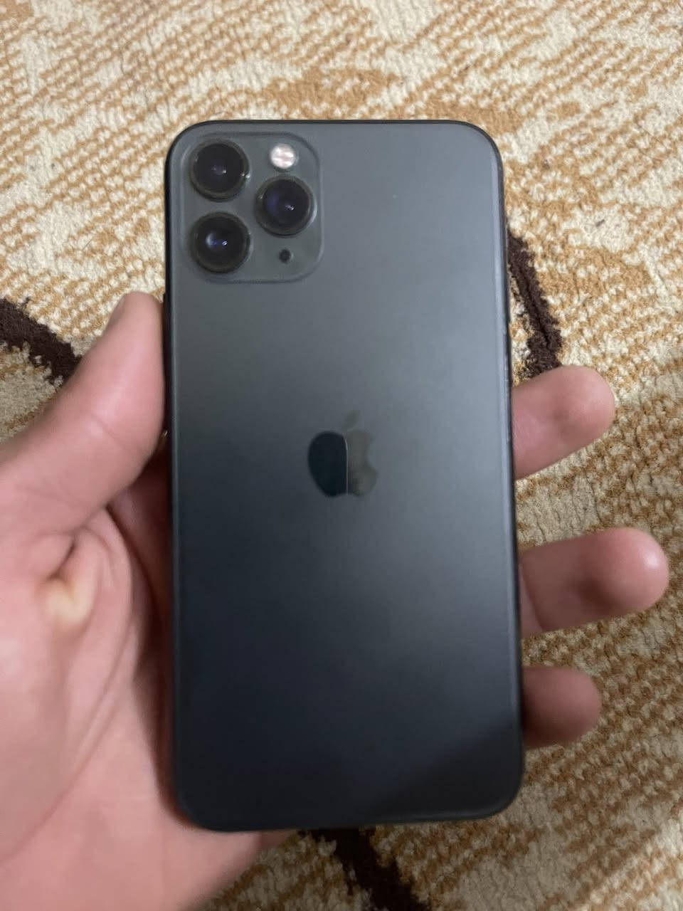 ايفون11برو
ذاكرة64
الجهاز نضيف فقط فيس إيدي واكف 
سعر200
***********
