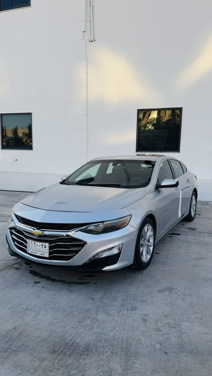 ماليبو ٢٠١٩ حره 
المواصفات : 
بصمة تشغيل  / 
تحكم ستيرن /
ماشيه ١٣٠ 
كشن كهرباء 
رادار جانبي / 
حساسات خلفية / 
شاشة كبيرة  / 
ويل كب / 
اطفاء ذاتي / 
بلوجكتر LED 
/ مانع انزلاق / 
بلوتوث / 
اواكس /
‏ثلاث قطع  تبديل 
/ محرك 1500 وكير جيد جدا  
سعر ١٠٣ بيه مجال
***********رقم
