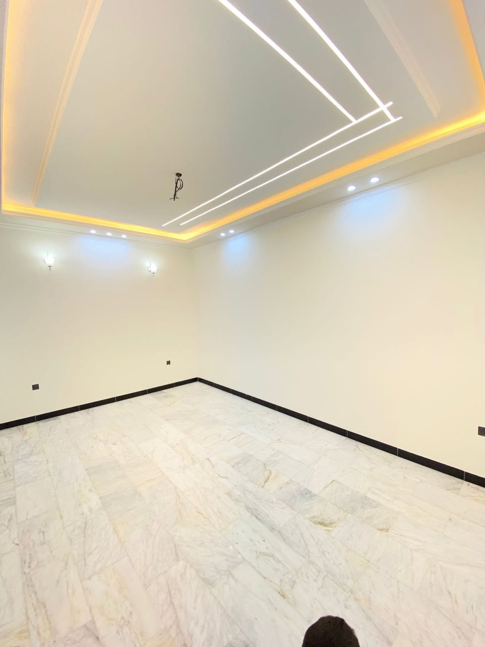 للبيـــــــع في السيديــــــــــة
دار سكن مودرن 〽️

المساحة :150   

الموقع :السيدية مربع الكهرباء 
موقع مميز غني عن التعريف 

السعر مناسب جدا جدا جدا  
585 مليون بيهة مجال 

للأستفسار والتواصل الأتصال او المراسلة واتساب 

***********
