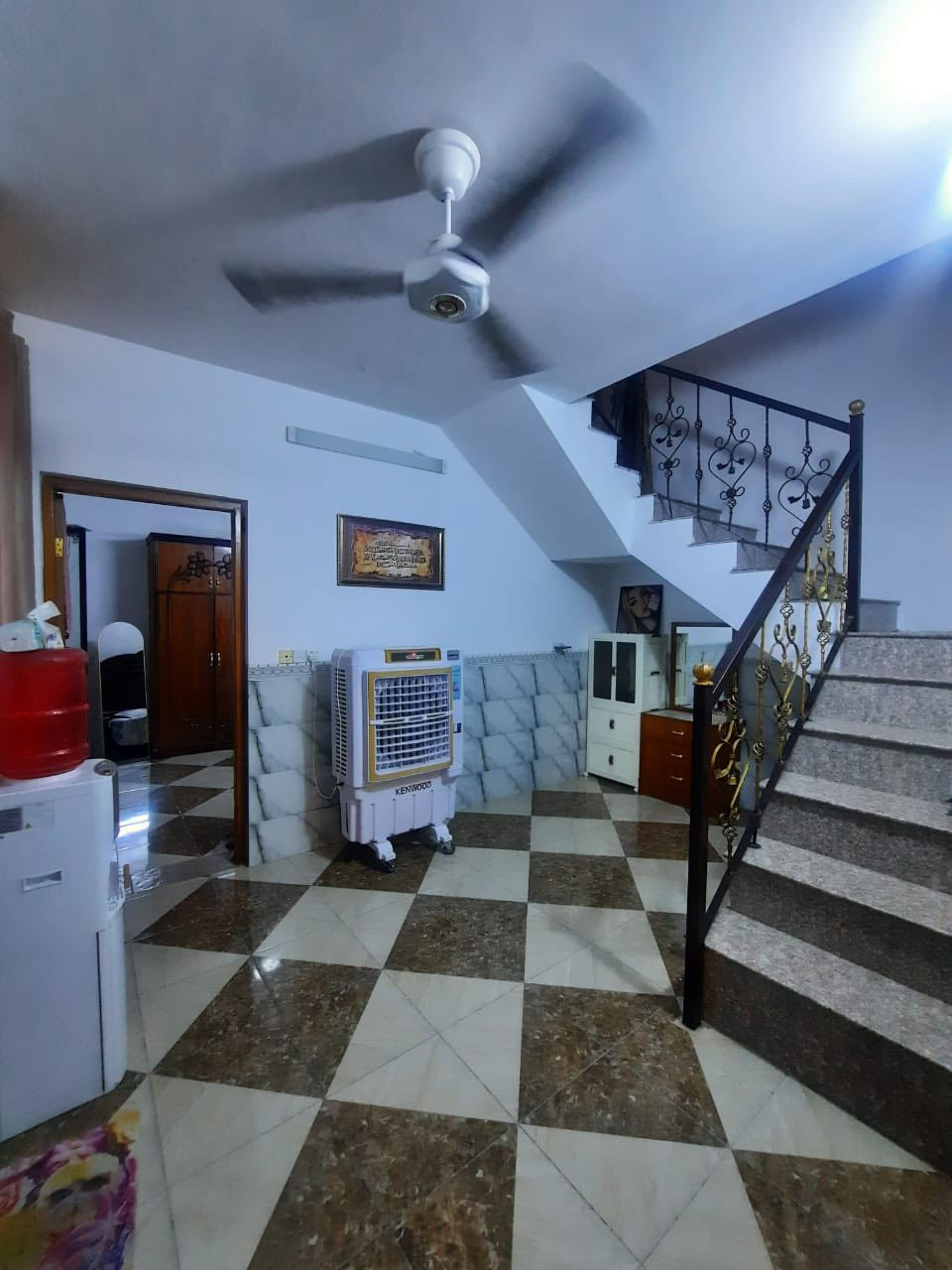 للبيع 100م طابق واحد في الخطيب الزراعي للستفسار:***********
