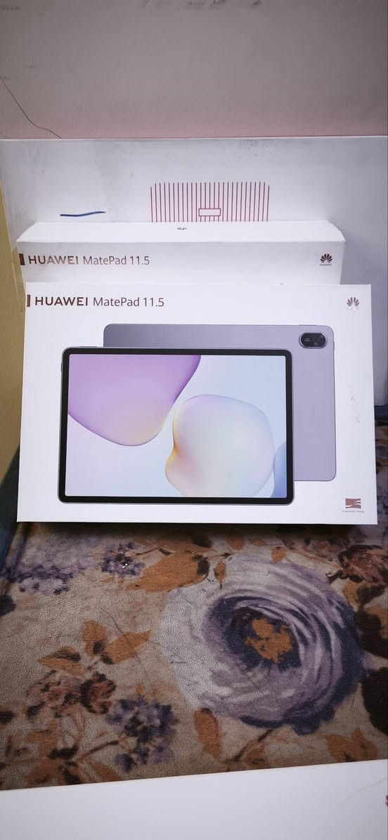 HUAWEI MatePad 11.5 PaperMatte
تابلت هواوي ميت باد 11.5” بيبرميت ( النسخة الورقية ) الجديد ( 256 / 8 جيجا )  اغراضه الاصلية 

Huawei mate pad 11.5
 + كيبورد  هواوي 

 الشاشة / 11.5 بوصة - 120 هرتز 

 غير قابلة للخدش -  معدومة الانعكاسات  للإضائة الخارجية 

 الذاكرة الداخلية / 256 جيجابايت

 الرام / 8 جيجابايت

 الكاميرا / 13 ميجابكسل +فلاش 

 البطارية والشحن السريع

العنوان / بغداد مستشفى الشعب او الشماعية 

للاستفسار خاص او على الرقم *********** و الافضل خاص

سبب البيع عندي مريض و محتاج فلوس ضروري 

السعر 330 الف مع الهدايا
