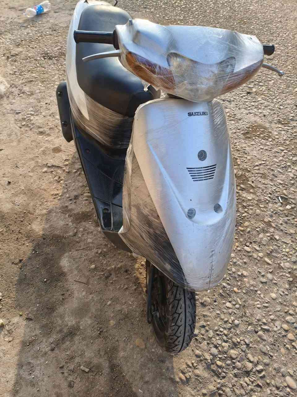 سلام عليكم دراجه ساسوكي جنطه البيع مفتوحه مره وحده دراجه شخاله كلهه سلف كهربائيات رقم الهاتف *********** العنوان ميسان المجر الكبير
