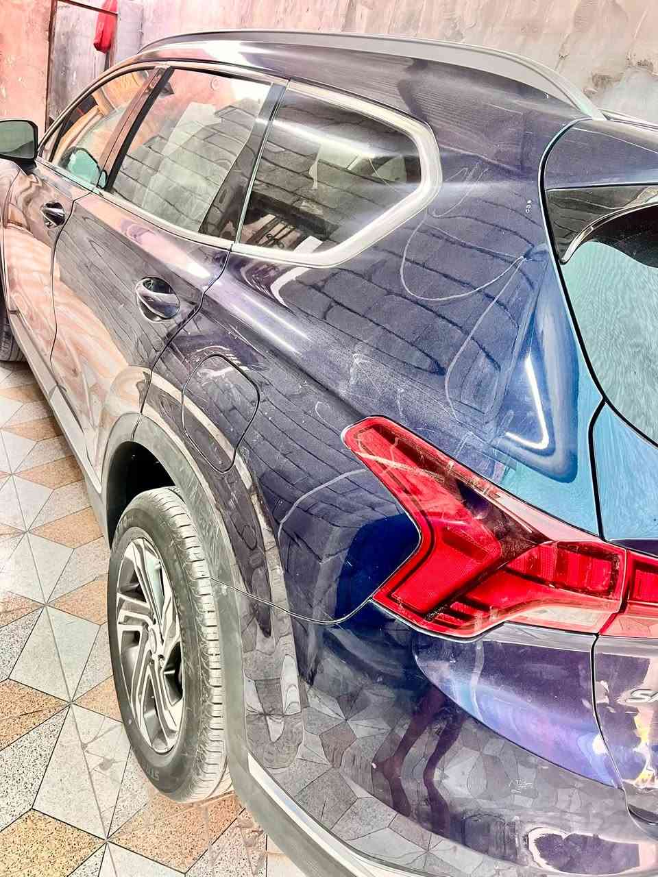 سنتافي 22 
فول مواصفات عدا البانوراما
ماشيه 40 الف ميل 
حادثها موضح بالصور
سنويه بأسمي
سياره جاهزه كلش 
سعر 190
مكاني البصره
***********
