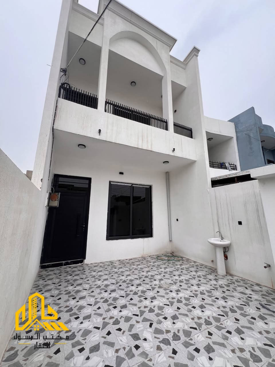 اعلان رقم (1954)

� فرصة ذهبية لا تعوض في
كركوك – حي روناکي 🔥

🏡 دار سكني للبيع – بناء ملكي فخم
📍 الموقع: كركوك / روناکي
📐 المساحة: 100 متر
🏢 طابقين – تصميم عصري مرتب

✨ المواصفات:
✔️ بيت صفر (جديد لم يُسكن)
✔️ بناء ملكي متعوب عليه بالتفاصيل
✔️ فول مواصفات (تشطيبات حديثة + مواد درجة أولى)
✔️ توزيع مريح للغرف
✔️ مناسب للسكن العائلي أو استثمار

💰 السعر: مناسب جداً وقابل للتفاوض للجادين

📞 للاستفسار الاتصال 
***********
‭0770 471 9683
#مكتب الرسول للعقارات والمقاولات العامة 
كركوك حي عدن سايدين مدينة العاب مقابل ثانوينة النجاح الاهليه بصف صيدلية محمد

🚨 لا تضيع الفرصة… هكذا عروض تنباع

@أبرز المعجبين

مكتب الرسول للعقار بيع وشراء وتأجير كافة العقارات كركوك وكافة المحافظات
