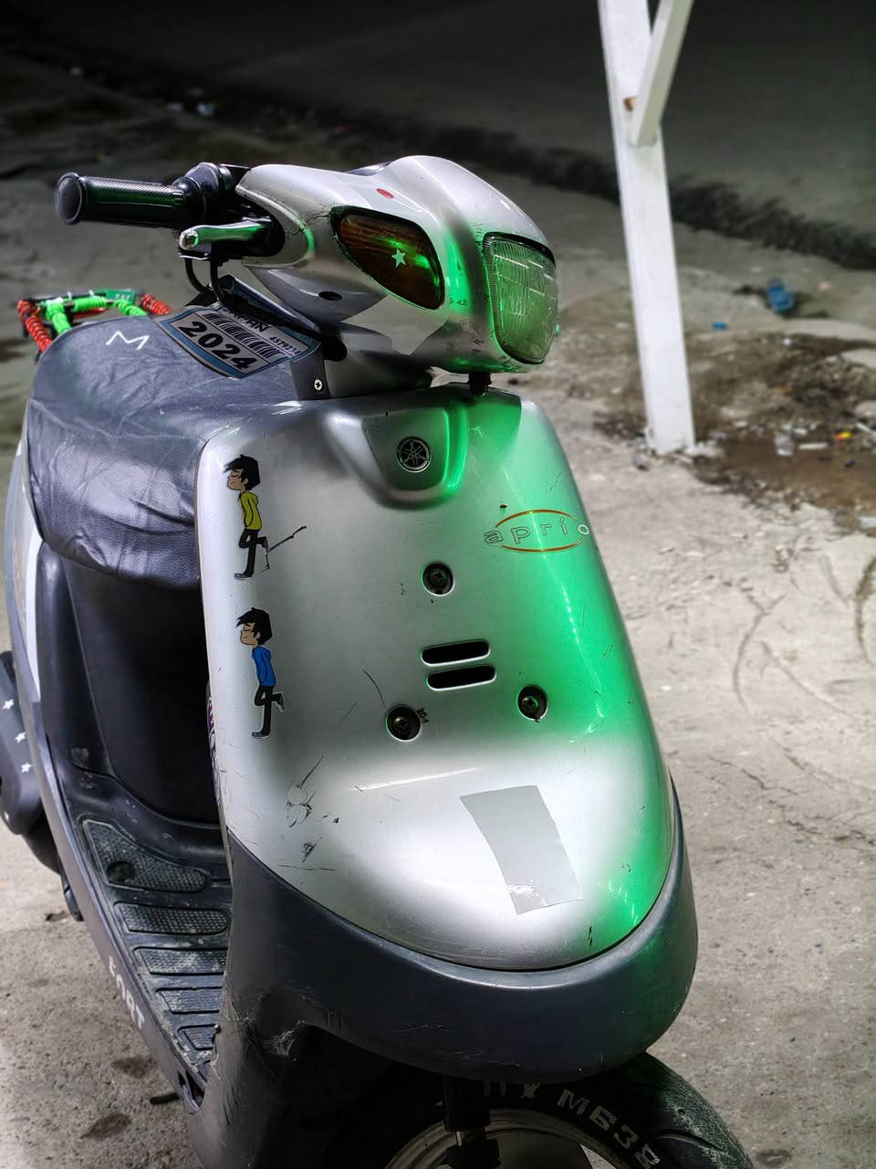 بوتين البيع السعر 400 وبي مجال النضافه كدام العين للاستفسار على هذا الرقم ***********
