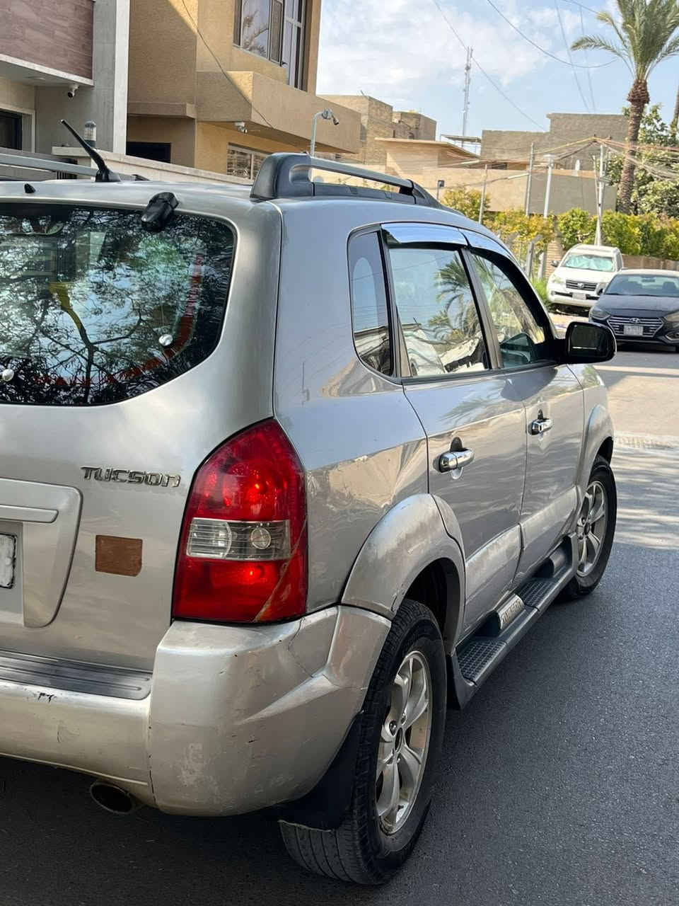 سلام عليكم
هيونداي توسان للبيع 2009 خليجي لون سلفر محرك 2000 تبريد ثلج  صدر و محرك و كير نظيفات خير من الله سياره رقم جديد سنوية جديدة مبدل صدر جديد داخل دوشمة جديدة بيه قطعة صبغ  ربع البنيد رقم بغداد مشروع وطني محرك لا تبخير ولا تنقيص سياره  عائليه كامل سنوية بسمي للاستفسار الاتصال *********** متواجد واتساب  او خاص السعر 117 ورقه وبيه مجال  مكاني بغداد في حي القاهره
