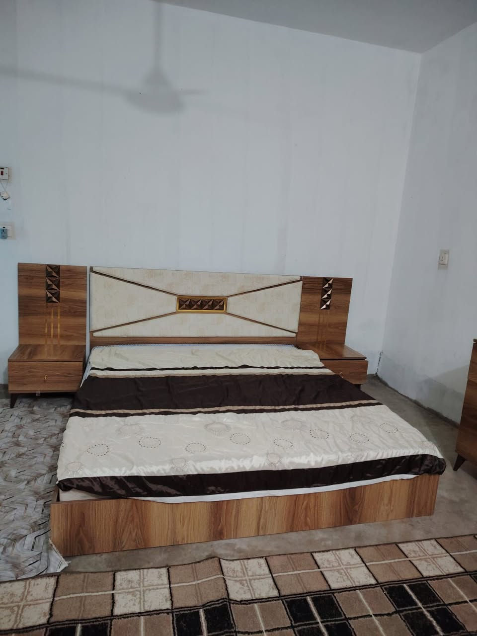 لبيع سعره 700 بي مجال بسيط جديد 
***********
