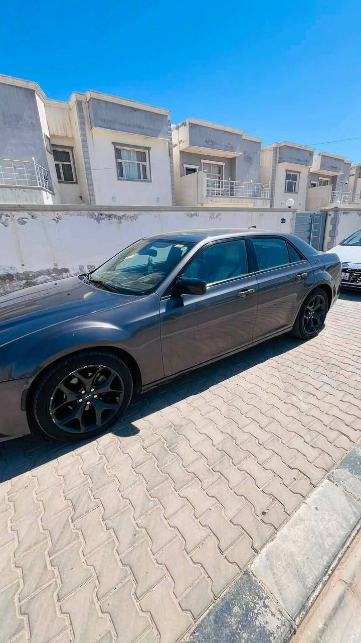 � للبيع كرايسلر 300S موديل 2023 🔥

🚗 وارد أمريكي
⚙️ محرك 3.6 Pentastar V6
🔄 جير أوتوماتيك 8 سرعات
📏 العداد: 45 ألف كم تقريبًا
🎨 اللون: رمادي غامق مميز
🛞 جنوط رياضية سوداء
🖥️ شاشة وسطية ومواصفات كاملة
❄️ تكييف ممتاز
🪑 داخلية نظيفة جدًا
🔑 تشغيل وبصمة
🛣️ قيادة مريحة وثبات عالي

✅ السيارة بحالة ممتازة
✅ لا تحتاج أي مصروف
✅ فحصها مرحب به بأي مكان على حساب المشتري
✅ استخدام شخصي ونظيفة جدًا

تسجيل وهزه جديد رقم اربيل 

نسخة RWD (دفع خلفي) الأوفر بالصيانة والاستهلاك.

📍 الموقع: بغداد
💰 السعر: (يذكر عند التواصل)

📞 للاستفسار: (***********) 
*********** 

#كرايسلر #كرايسلر300 #Chrysler300S #سيارات_بغداد #بيع_سيارات #العراق
