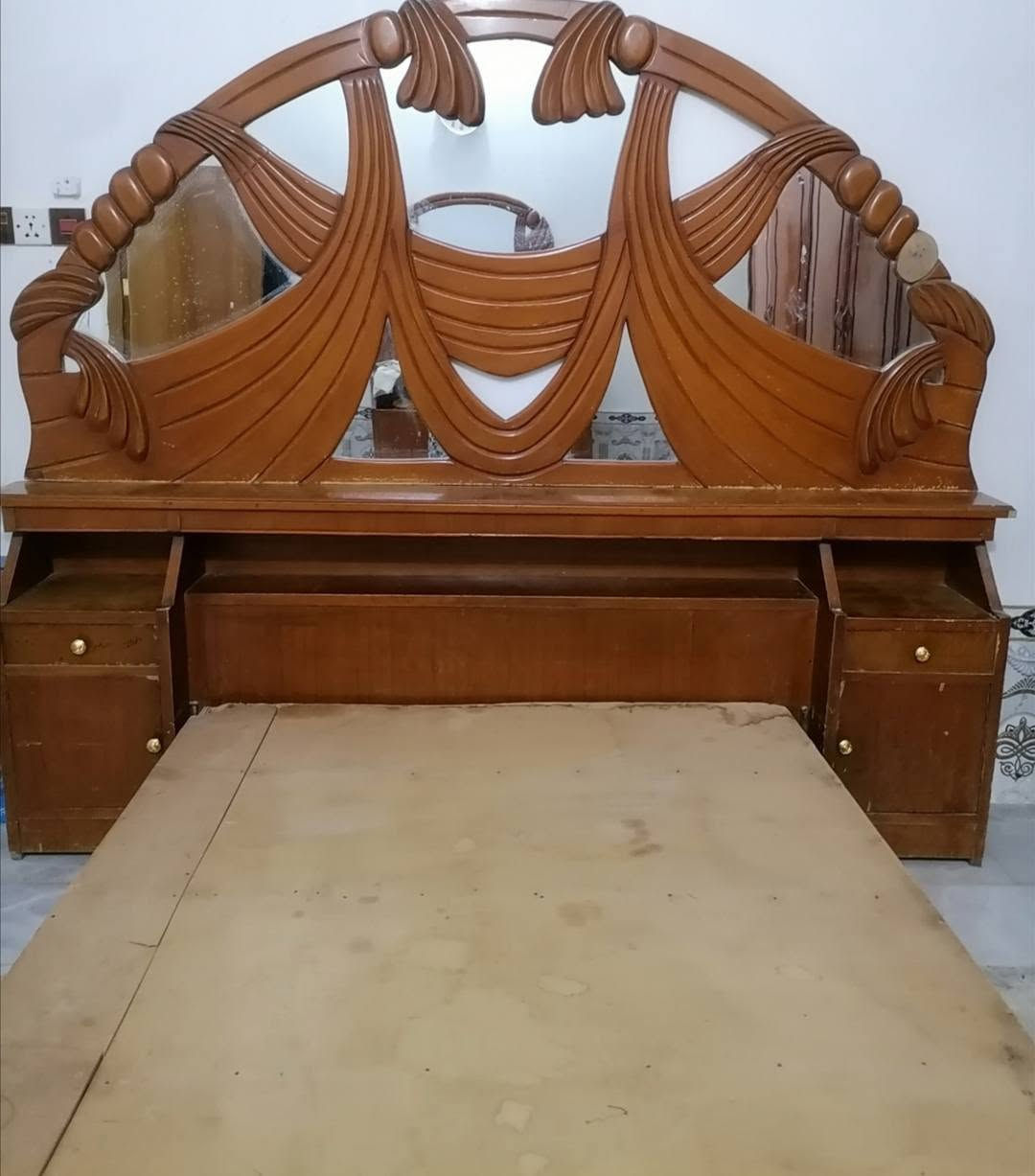 جربايه نفرين كامله هي والمعرض  للبيع السعر 80 وبيها مجال مكلفه بالنشر


**إذا كنت صاحب هذا الإعلان وتريد حذفه لأي سبب، رجاءا أرسل رسالة إلى الدعم الفني**