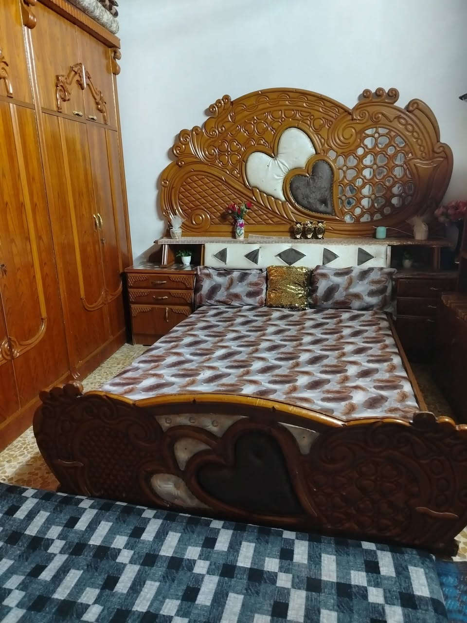 غرفه للبيع فصال شغل ثقيل صاج 5ملم نضيفه حيل 850وبيها مجال العنوان رشيديه باب الحاره *********** للاستفسار اتصل
