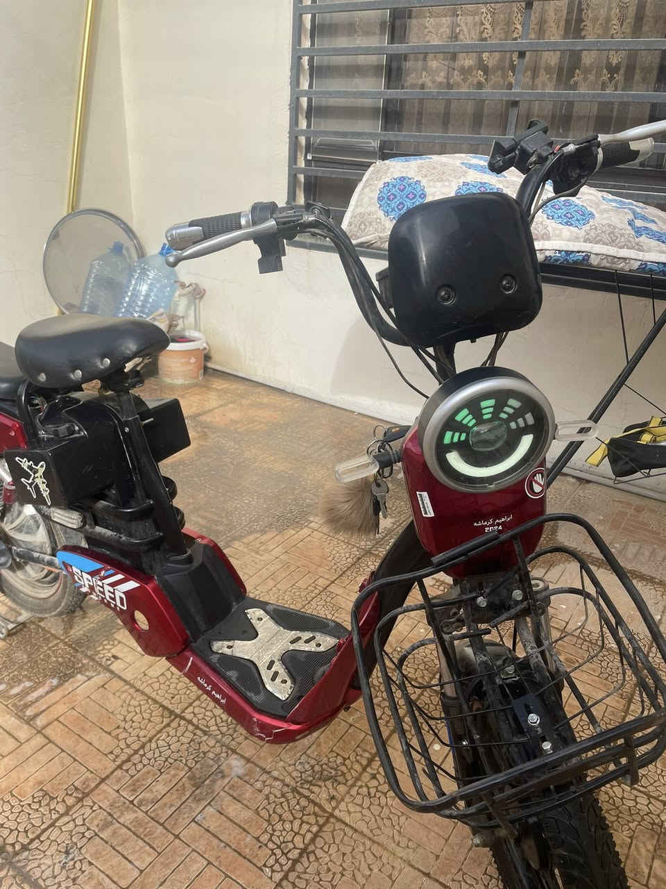 السلام عليكم شباب دراجة شحن نوعيه SPEED ايراني مو صيني 4 كير وا بطاريه نوعيه هايس اصلي 5بطاريات وا بلوتوث سعرها 325 ألف بس سعر بطارية 175 
وا بشكد يفيدك اكتب سعر
عنوان كركوك 
رقم .*********** على واتساب
