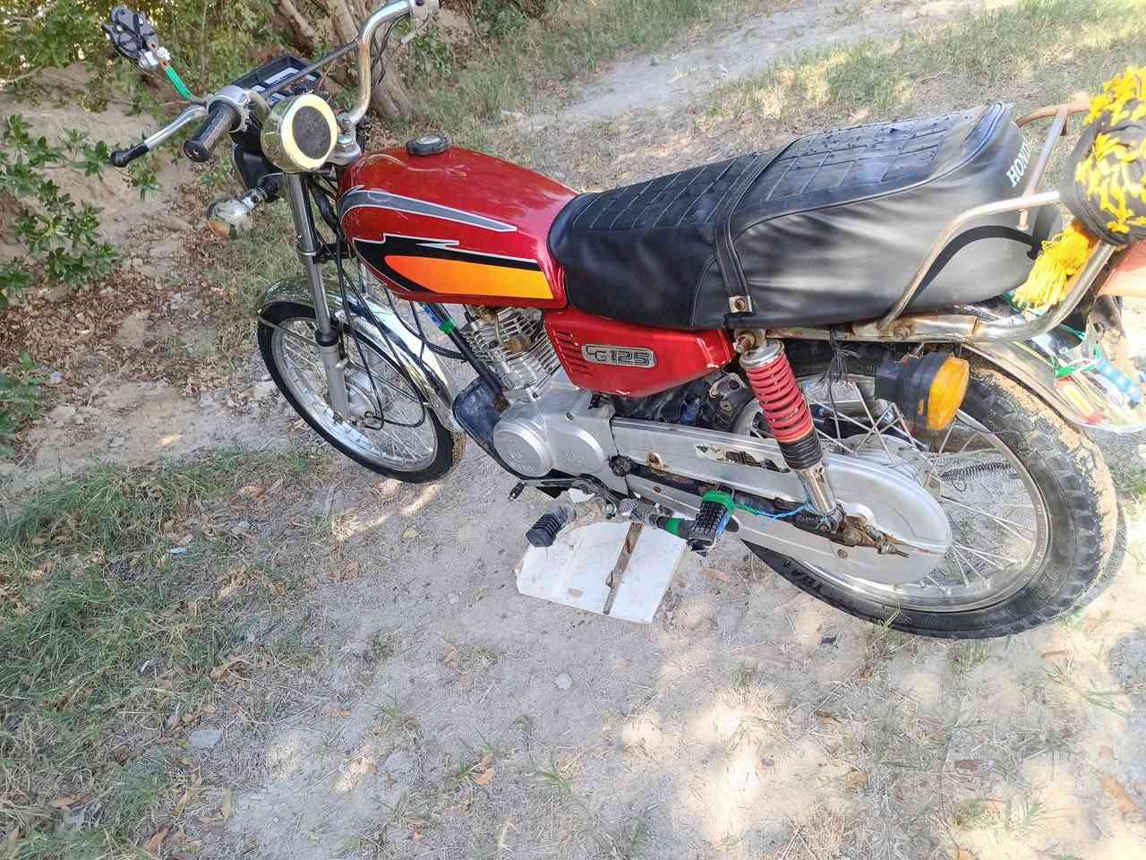 دراجة ايراني للبيع مكاني سفوان ادوات ادوات ادوات السعر 525 وبيها مجال بسيط كلش دراجة احله من صوره شرط للتواصل 
‏‪***********‬‏
