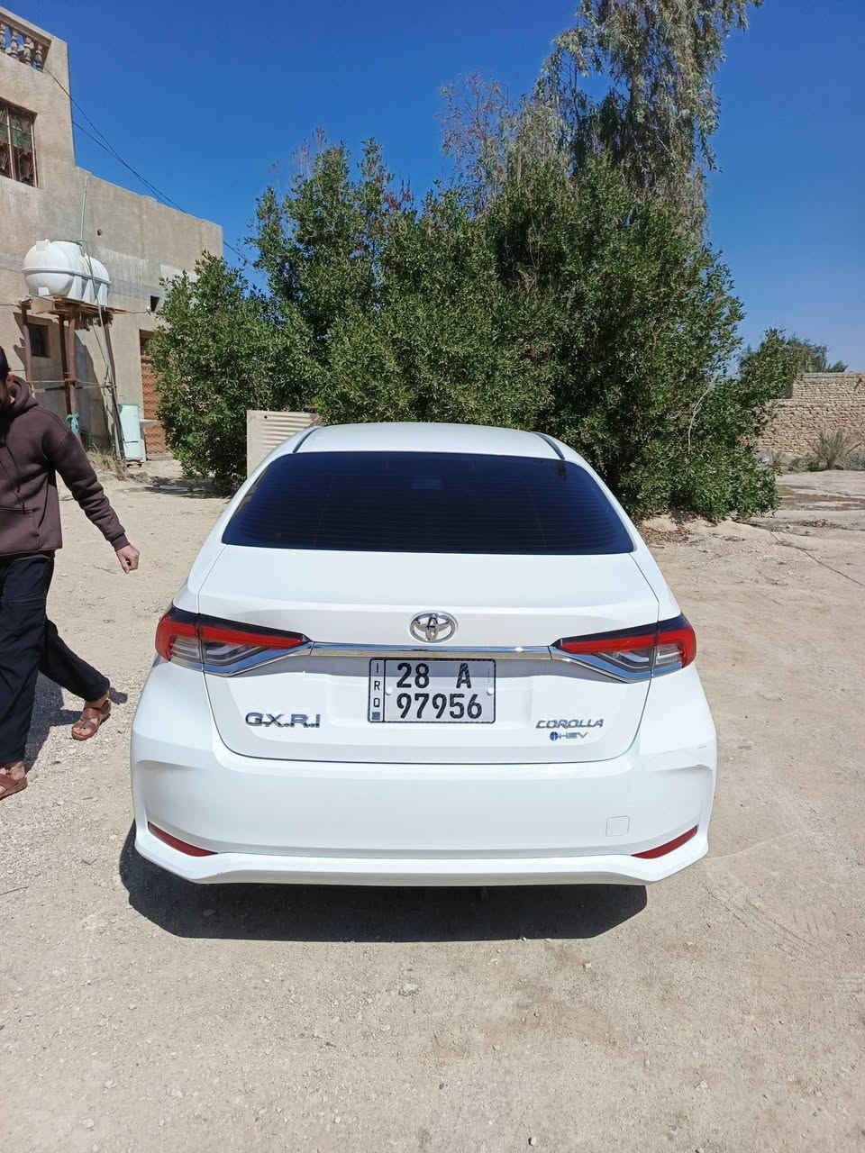 كورله مديل ٢٥ ماشيه ٢٤ الف بيهه هاي القطعه بعدي مامصلحه عل بارد جهه سايق الباب الخلفي بي بارد بصيط فول واحد عله واحد بسمي هايبرد سعر ١٣٨ رقم تلفون ***********
