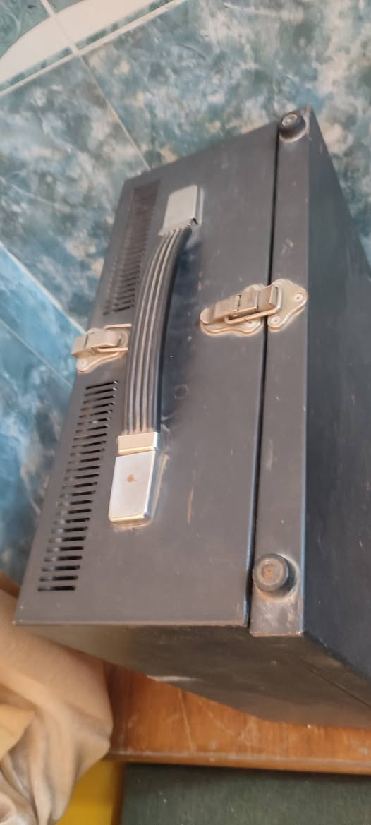 جهاز سيرفو شرط النظافه وبدون اي تصليح علئ،وضع الشركه مكفول من اي عيب الشراي يدخلي خاص او الاتصال علئ هذا الرقم ***********
