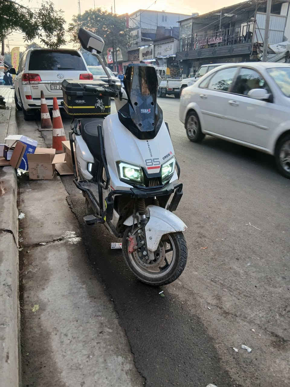 سلام عليكم شباب دراجه البيع استخدام  شهرين فقط وصل الشراء موجود ابسمي 📢 الصاعقة ⚡ وحش من وحوش الشارعع
✨ إصدار جديد موديل 2026 – بشكل أجرأ وأقوى من أي وقت مضى!

🔰 المواصفات الفنية: 🔸 محرك عملاق حقيقي 2000 واط
🔸 6 بطاريات كبار كرافين كاربون جل مسطرة أصلية (35 أمبير / 72 فولت)
🔸 ميزة تحكّم بالسرعات 1 / 2 / 3 /4لتتناسب مع كل أسلوب قيادة
🔸 شاشة كبيرة (آيباد) لعرض السرعة والمعلومات
🔸 كشافات أمامية LED دائرية بإضاءة فائقة
🔸 ميزة TTFR – RECHARGE SYSTEM عند استخدام البريك (نظام ذكي لتوفير الطاقة)
🔸 قفل سرعة لتثبيت القيادة
🔸 بريك هايدروليك ديسك أمامي وخلفي
🔸 إمكانية الرجوع للخلف
🔸 هورن + منفذ شحن للموبايل + جيب للهاتف
🔸 أضواء LED أمامية وخلفية + رماش عالي + إشارة رباعية
🔸 سرعة حقيقية تصل إلى 75 كم/س
🔸 مسافة مقطوعة أكثر من 80 كم (حسب الوزن وطريقة الاستخدام)
🔸 مقعد جلد مريح + صندوق تخزين تحت الكشن
🔸 دبلات أمامية هايدروليك + خلفية غاز لقيادة ناعمة
🔸 نظام تشغيل متطور: بصمة (عدد 2) + تشغيل عن بعد + جهاز إنذار ضد السرقة
🔸 شكل جريء ومميز – إصدار 2026
ألعنؤإن بغدآد ألكاظمية
📞***********متواجد على واتساب فقط
السعر950
