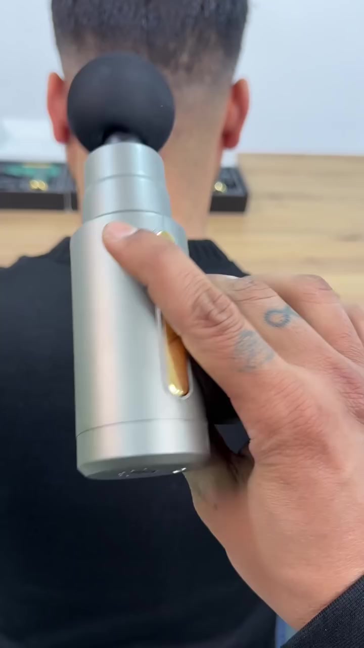 مسدس مساج 4 روؤس🔥

يمكن استخدامه في العلاج الطبيعي لتقليل تصلب العضلات وتحسين مرونتها.

يحتوي على 4 رؤوس تدليك قابلة للاستبدال لاستهداف مناطق مختلفة من الجسم.

كل هذا الجمال بسعر 15 الف 😍😍

توصيل  جميع محافظات 5  🚛


**إذا كنت صاحب هذا الإعلان وتريد حذفه لأي سبب، رجاءا أرسل رسالة إلى الدعم الفني**