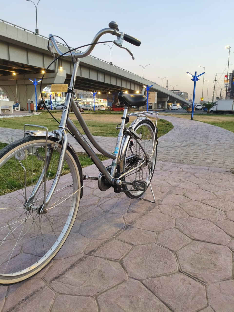 : السلام عليكم بايسكل بناتي للبيع 🚲حجم 26 لون سلفري 🩶 البايسكل ياباني 🇯🇵 خير من الله تايرات جديده+ القبق مال الصينيه موجود السعر خاص شراي تواصل وياي خاص مو شراي لا تعبني .


**إذا كنت صاحب هذا الإعلان وتريد حذفه لأي سبب، رجاءا أرسل رسالة إلى الدعم الفني**