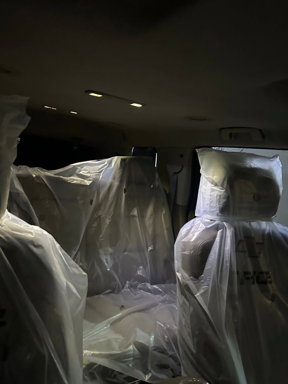 السلام عليكم ورحمة الله وبركاته 
تاهو 2015 بغداد بسمي 
هزه جديده
بيها صبغ 6 قطع تخم تاير وصدر جديد ***********
سعر 265$  فول عدا سلايت
