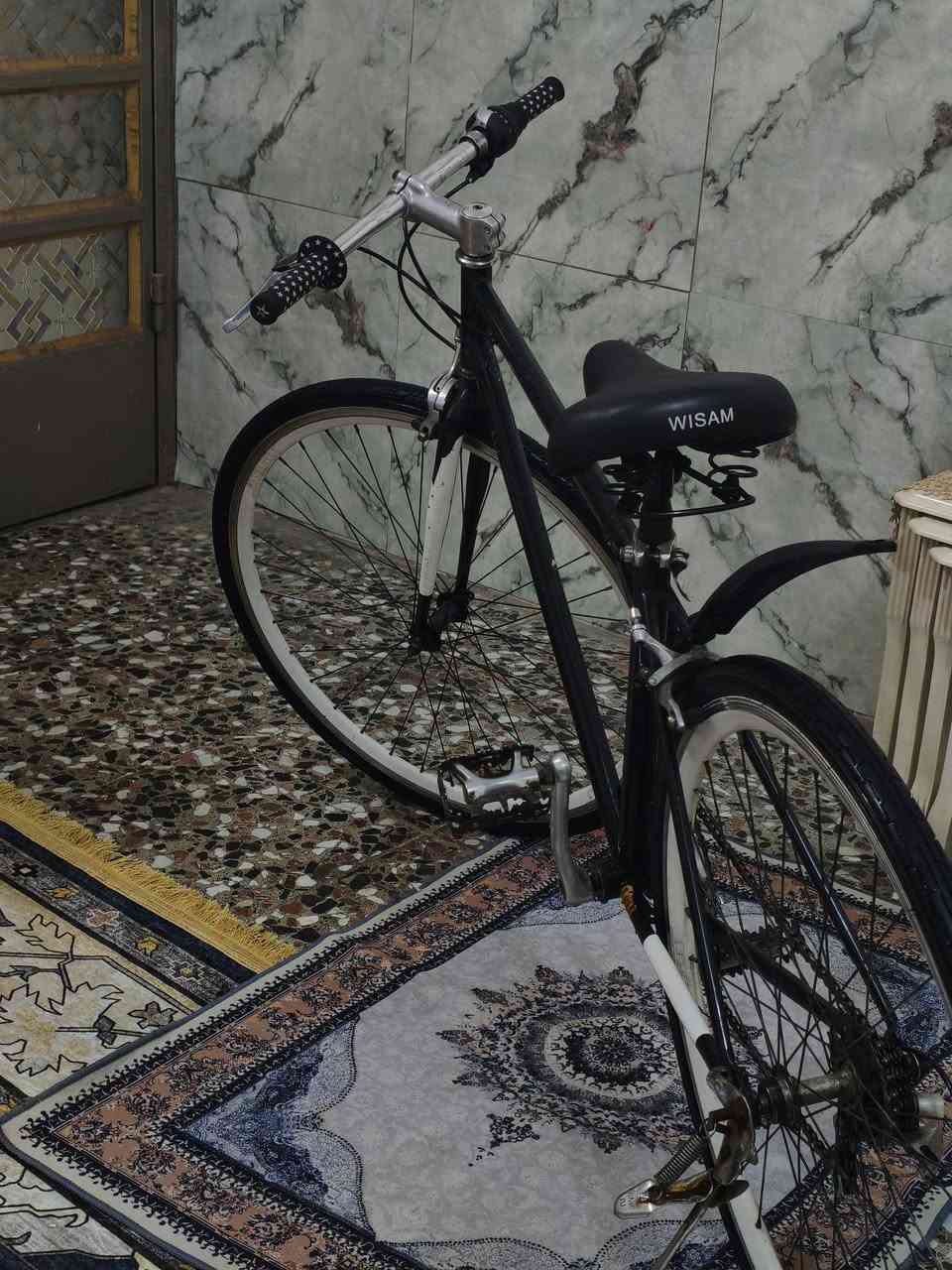 السلام عليكم بيسكل للبيع نوع c700 البيسكل نضيف جدا ومابي اي نقوصات والبيسكل بالمشي خفيف وبي عكرب وتايرات وجوب جدد السعر 70 وبي مجال عنوان بغداد مدينه الصدر للاستفسار الاتصال او المراسله على الرقم ***********
